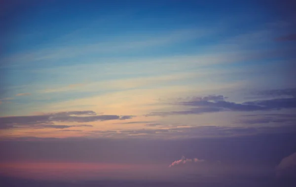 Prachtige wolken hemel zonsopgang — Stockfoto