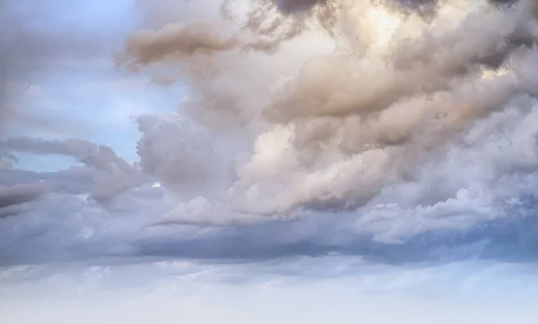 Фон рассвета небесных облаков — стоковое фото