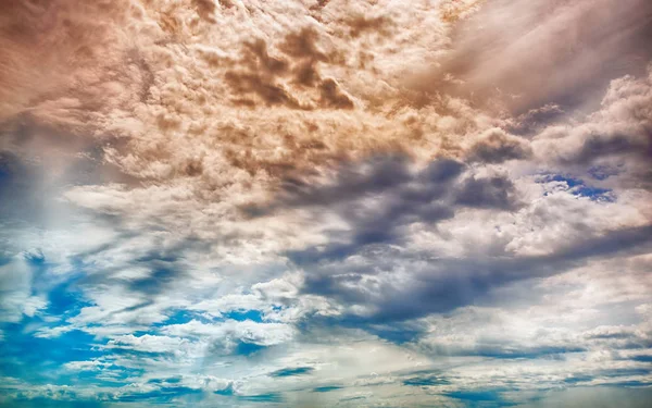 Céu nuvens arte nascer do sol fundo — Fotografia de Stock