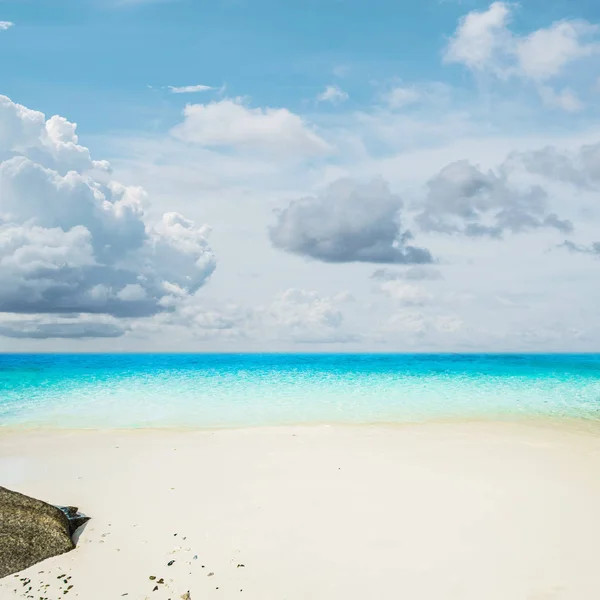 Playa idílica paisaje al aire libre —  Fotos de Stock