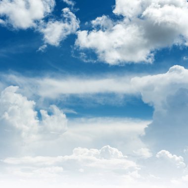 Mavi Gökyüzü ve Bulutlar