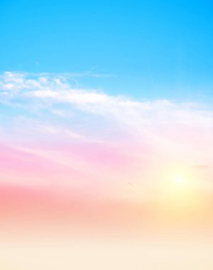 Dikey fotoğraf gökyüzü ve bulutlar