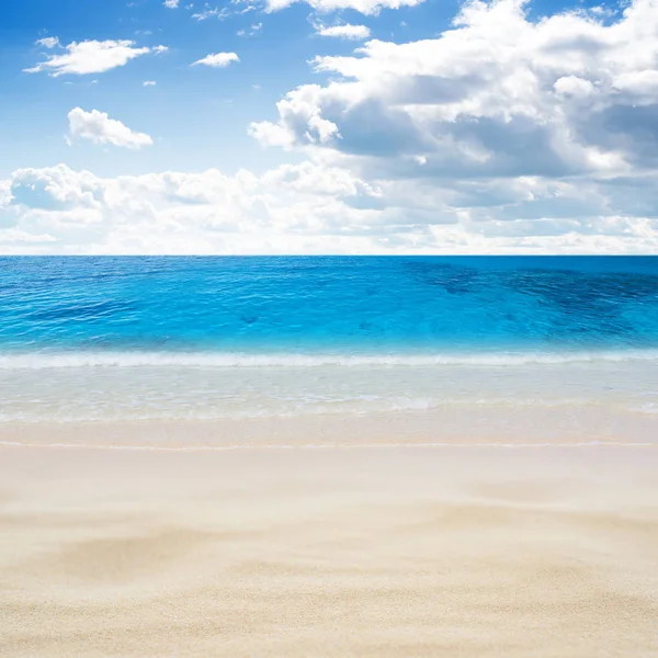 Tropical island summer beach — Stock Photo, Image