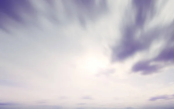 Sommar himmel och moln naturlig bakgrund — Stockfoto