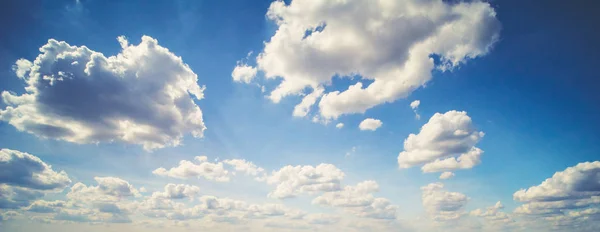 Wolken am Sommerhimmel — Stockfoto