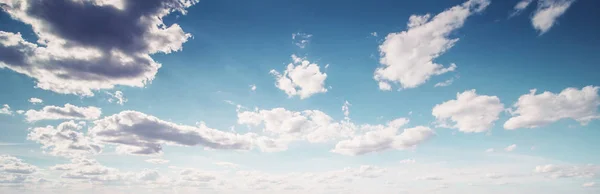 Himmel und Wolken — Stockfoto