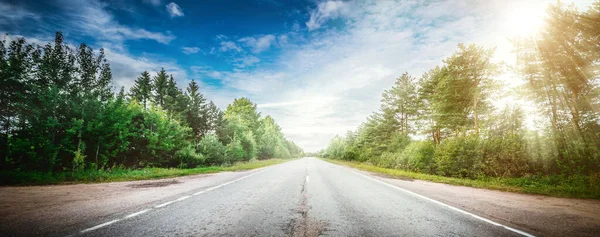 Cestou vpřed směr silnice — Stock fotografie