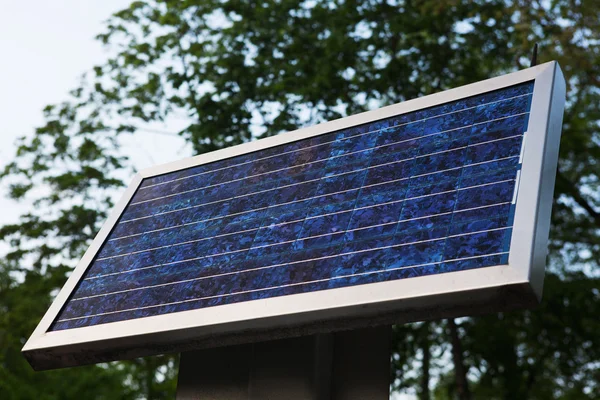 Paneles solares, energía verde . — Foto de Stock