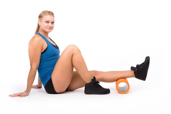 Fitness woman training isolated on white background — Stock Photo, Image