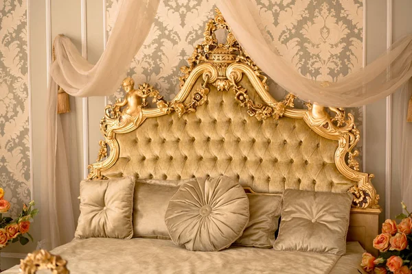 Royal bedroom interior — Stock Photo, Image