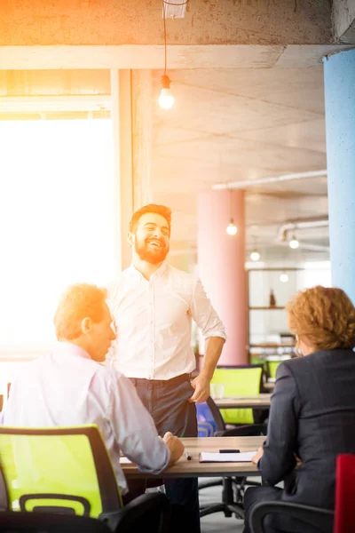 Anställningsintervju i office — Stockfoto