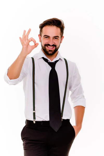 Homem sorridente elegante Em camisa branca mostrando ok . — Fotografia de Stock