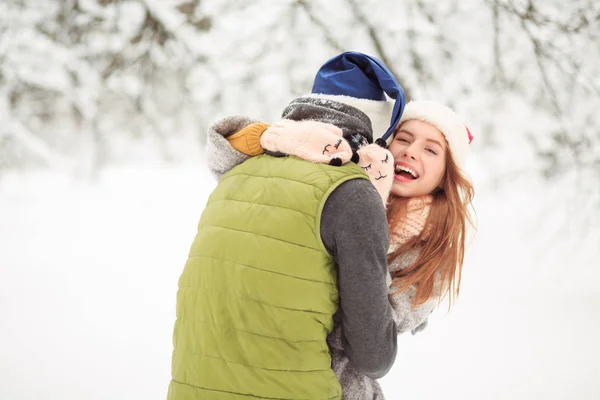 Casal floresta de inverno — Fotografia de Stock