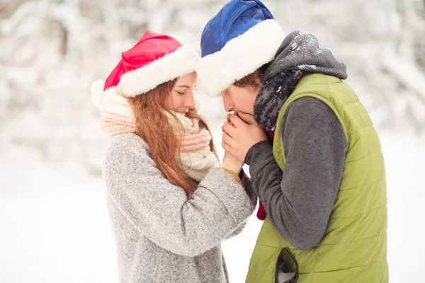 Winter forest couple — Stock Photo, Image