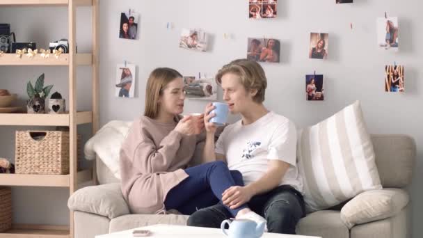 Samen maken plannen — Stockvideo