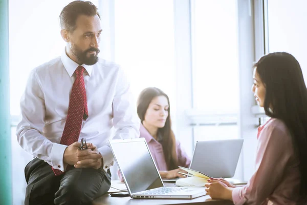 Affärsmän planering strategi analys — Stockfoto