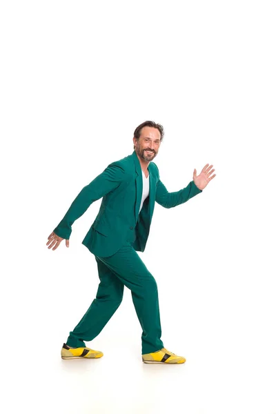 Yeşil elbiseli yakışıklı adam — Stok fotoğraf