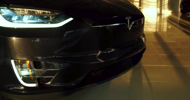 Technologie de pointe Tesla modèle de voiture X — Video