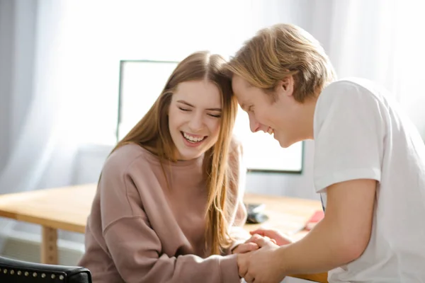 Passionerad första kärlek. — Stockfoto