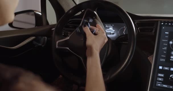 Interior mewah mobil elektro canggih — Stok Video