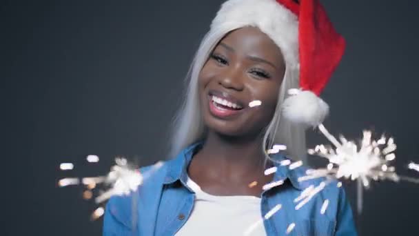 African sexy girl with white hair Marry christmas — Stock Video