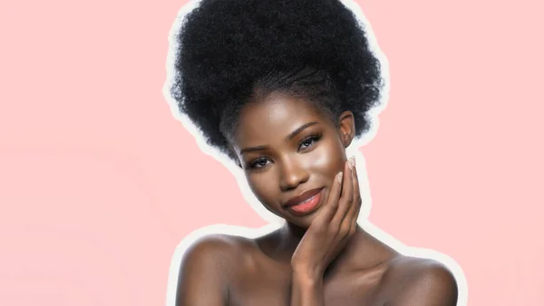 Femme afro sexy avec maquillage naturel — Photo