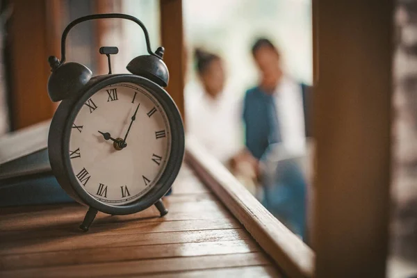 Desk Alarm Clock Indicate Correct Time In Office — Stock Photo, Image