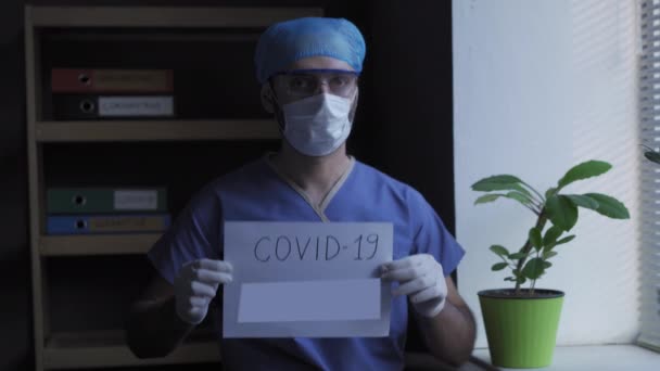 Doctor showing sign COVID 19 STOPPED — Stock Video