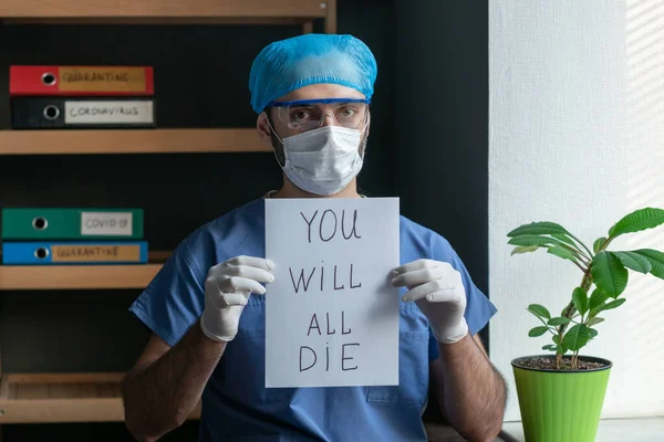 Dokter menunjukkan Prognosis Miskin Yang Menanggapi Kematian — Stok Foto
