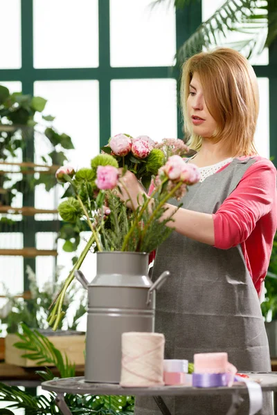 Photo of florist at work — Stock Photo, Image
