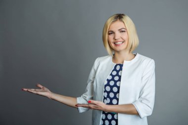 El ile genç kız Puan