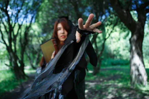 Obraz fantasy mladá čarodějnice — Stock fotografie