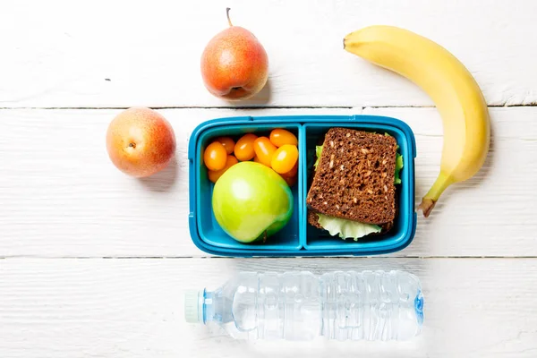 Foto de esportes lanche útil na lancheira — Fotografia de Stock