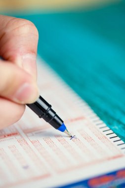 Görüntüsünü el ile piyango bileti mans