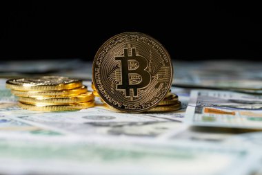 Cryptocurrency fiziksel bitcoin paraları.