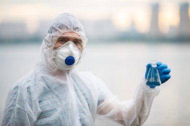 Ekolojist ile tüp gaz maskesi