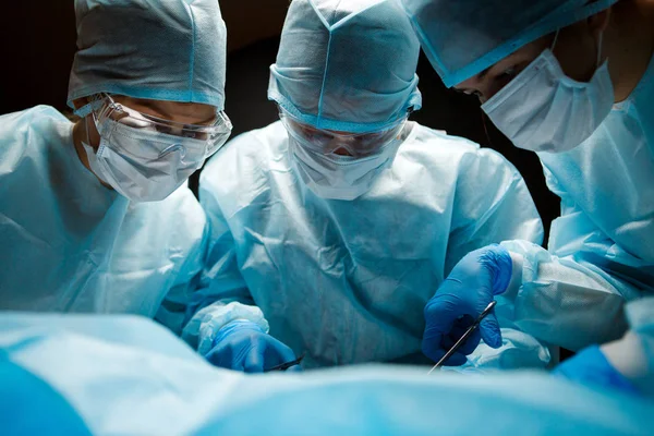 Equipe de médicos para cirurgia — Fotografia de Stock