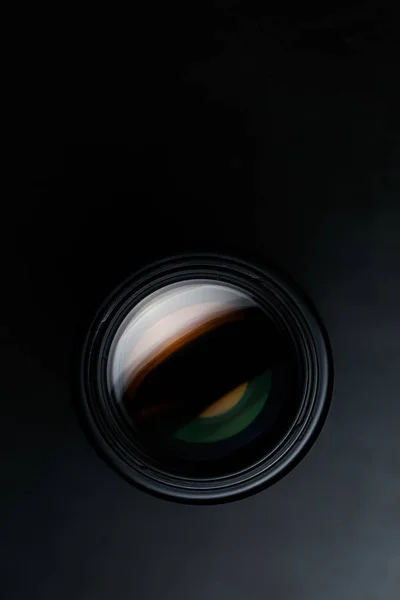 De lens van de camera op lege achtergrond — Stockfoto