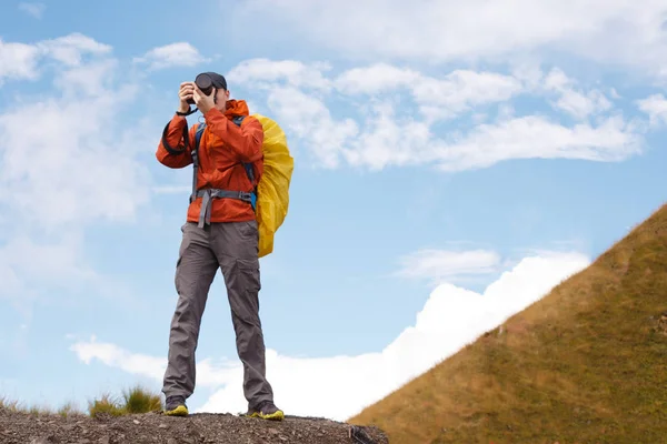 Kamera ile erkek fotoğrafçı resmi — Stok fotoğraf