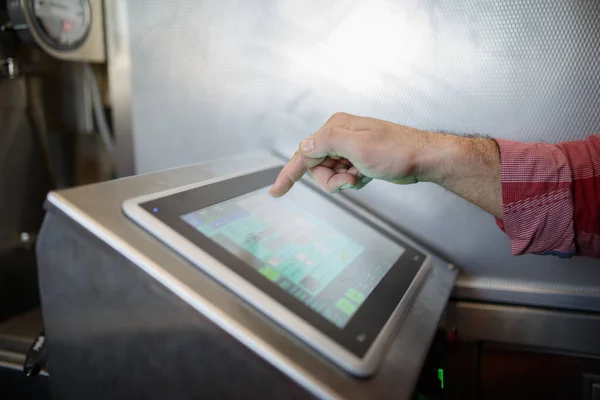 Photo of computer monitor, persons hands — Stock Photo, Image