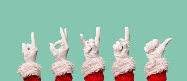 Cinco manos de Santas en guantes blancos sobre fondo azul en blanco . —  Fotos de Stock