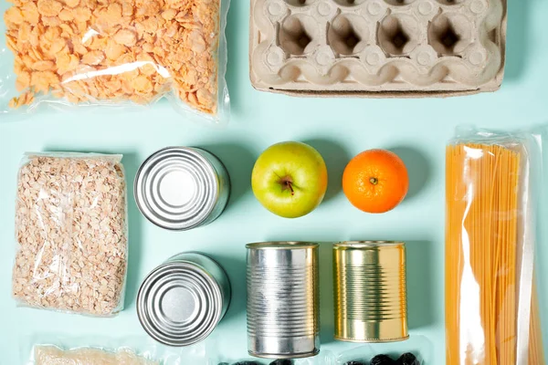 Conjunto de productos alimenticios. Donación, coronavirus y concepto de cuarentena . — Foto de Stock