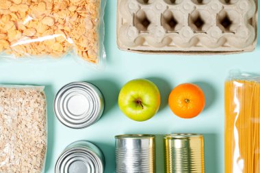 Yiyecek ürünleri seti. Yiyecek, bağış, koronavirüs ve karantina konsepti..