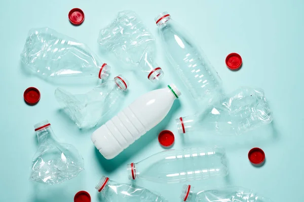Viele gebrauchte Plastikflaschen. — Stockfoto