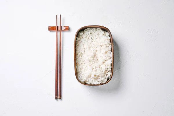 Коробка Бенто з рисом і паличками . — стокове фото
