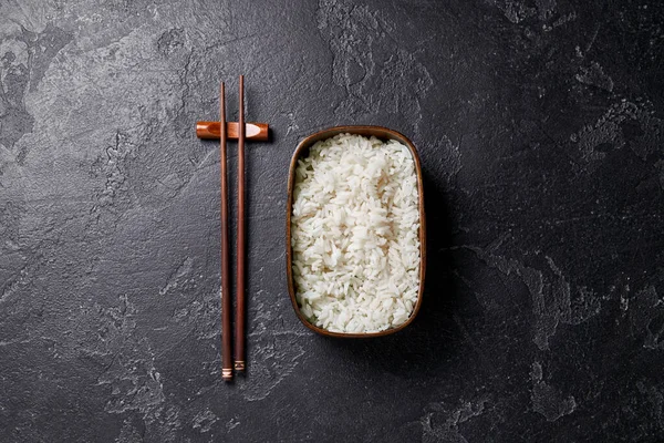 Коробка Бенто з рисом і паличками . — стокове фото