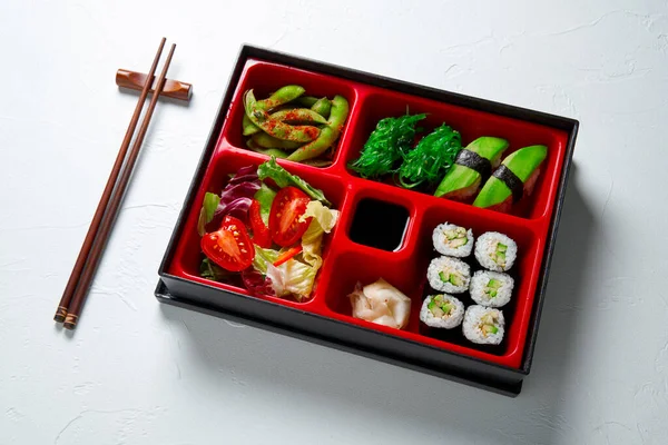 Japansk stil lunch bento box med olika vegetariska hälsosam mat — Stockfoto
