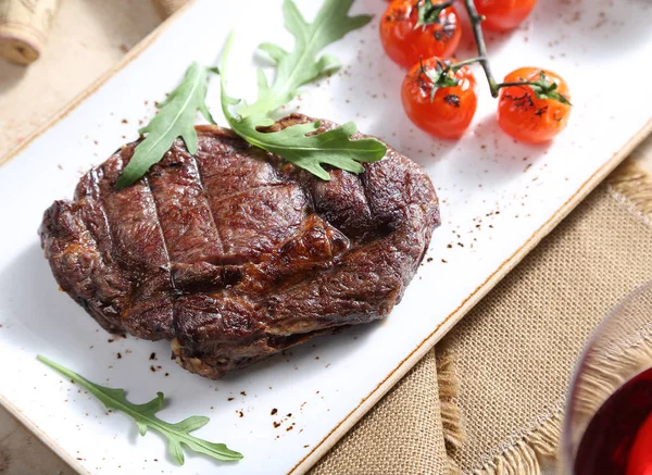 Bife de carne de bovino — Fotografia de Stock