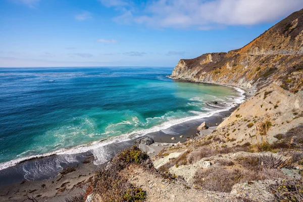 Ocean bay with emerald water — Stock Photo, Image