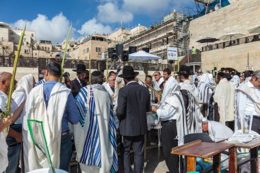 Western Wall dolgulu kulları ile alanı 